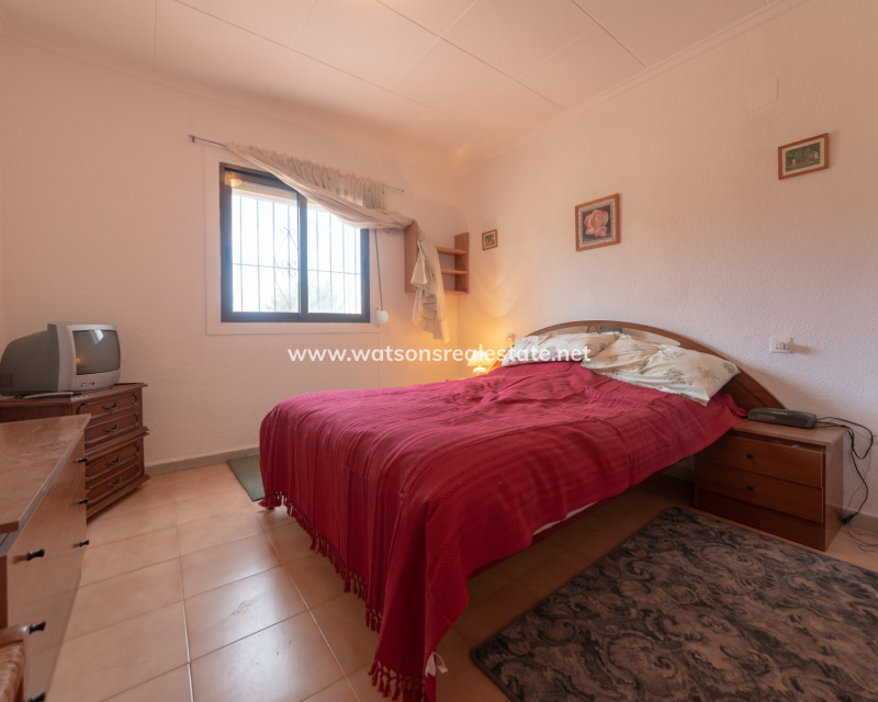 Resale - Freistendhe Villa - La Marina - Urb. La Marina
