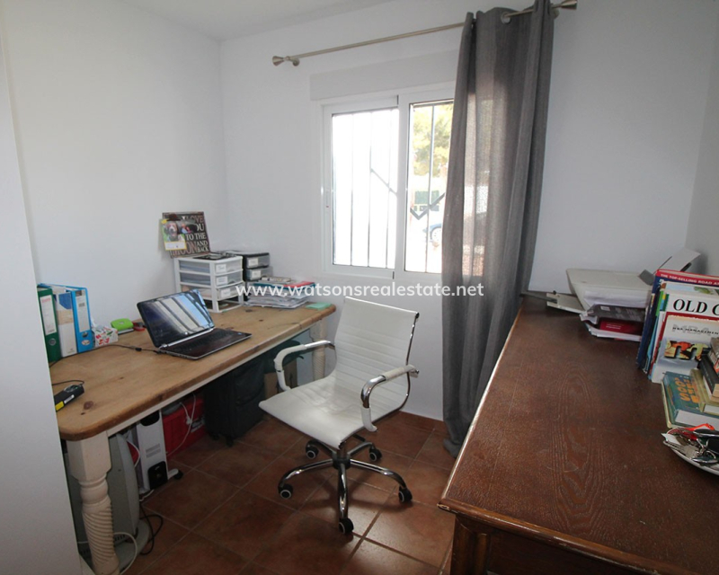 Resale - Freistendhe Villa - Urb. El Oasis - La Marina