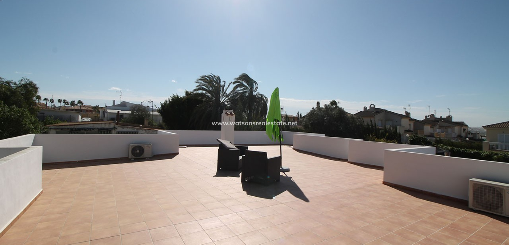 Resale - Freistendhe Villa - Urb. El Oasis - La Marina