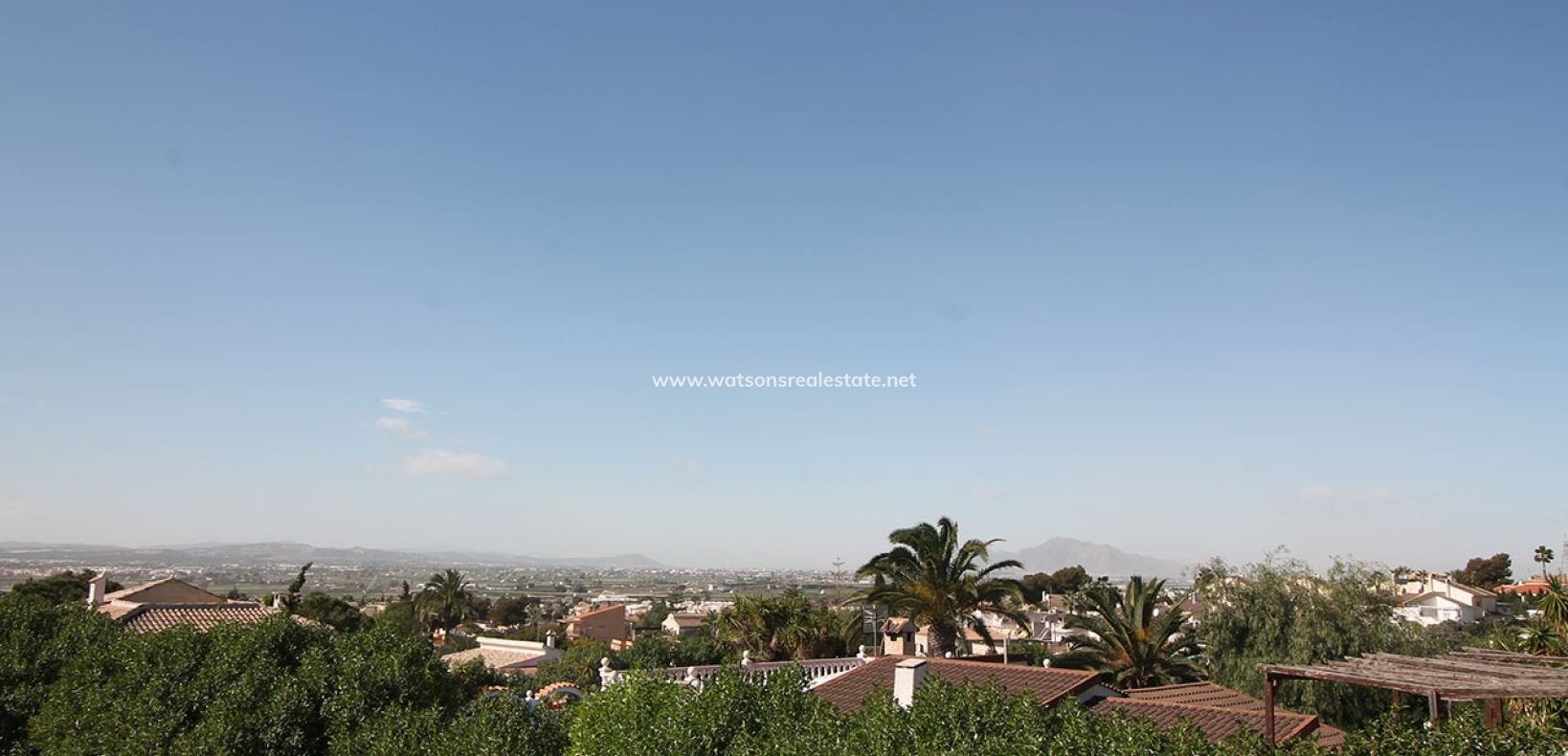 Resale - Freistendhe Villa - Urb. El Oasis - La Marina