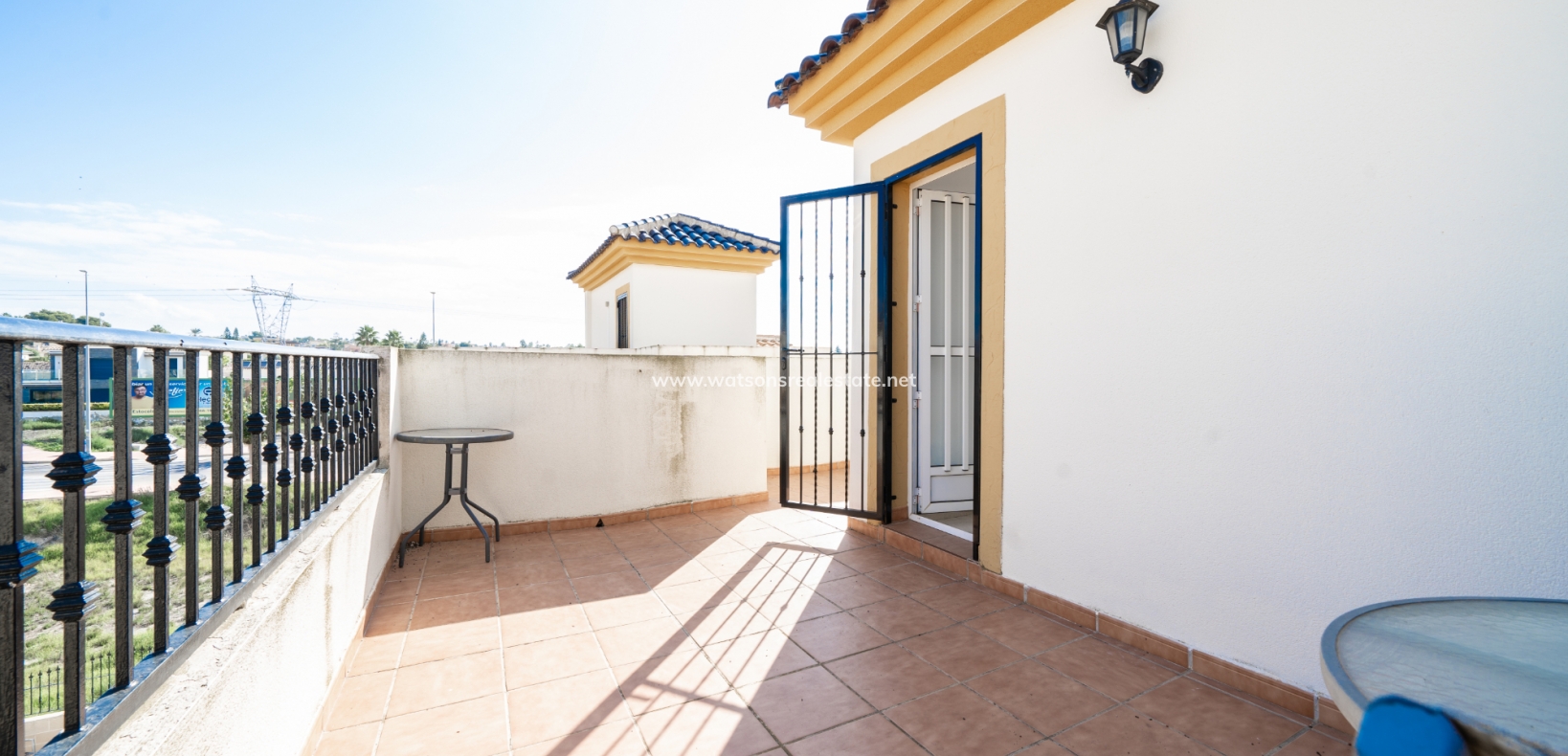 Resale - Freistendhe Villa - Urb. El Oasis - La Marina