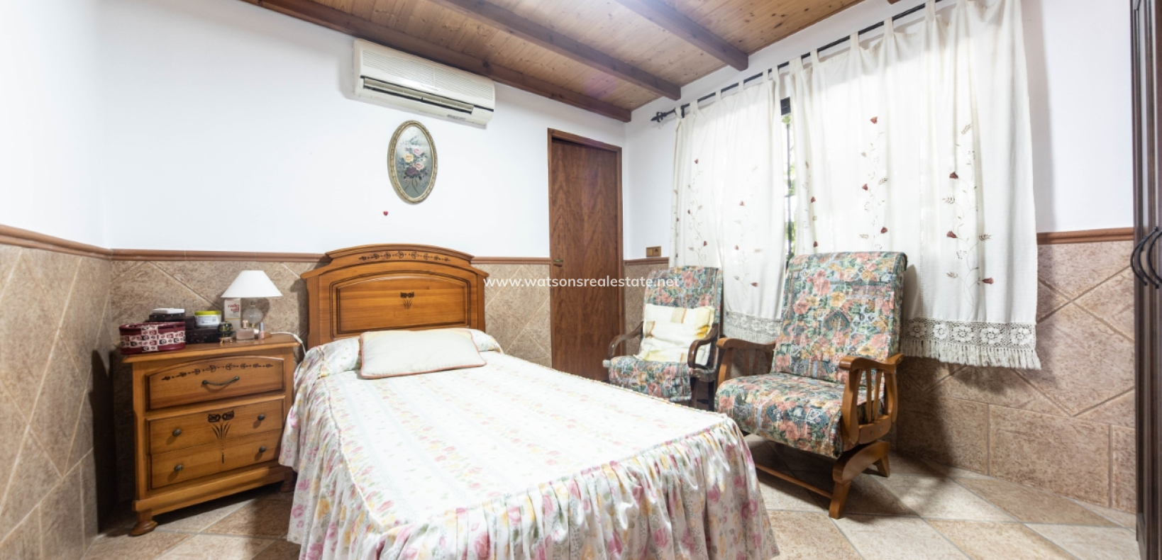 Resale - Freistendhe Villa - Urb. El Oasis - La Marina