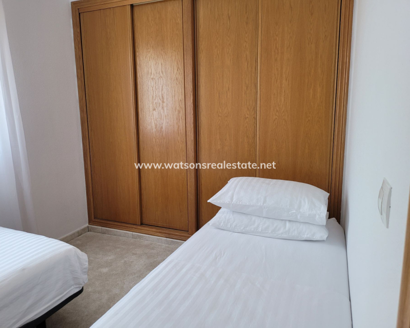 Resale - Freistendhe Villa - Urb. El Oasis - La Marina