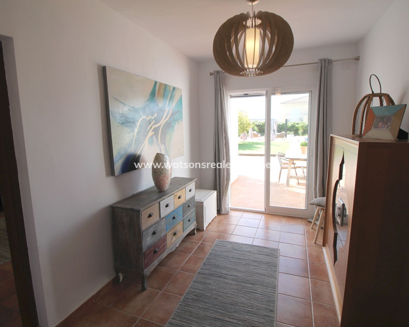 Resale - Freistendhe Villa - Urb. El Oasis - La Marina