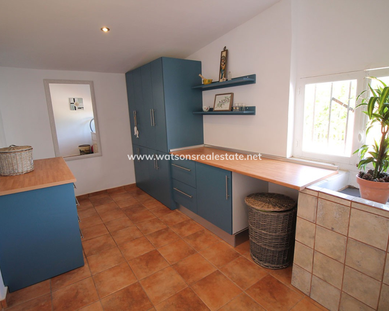 Resale - Freistendhe Villa - Urb. El Oasis - La Marina