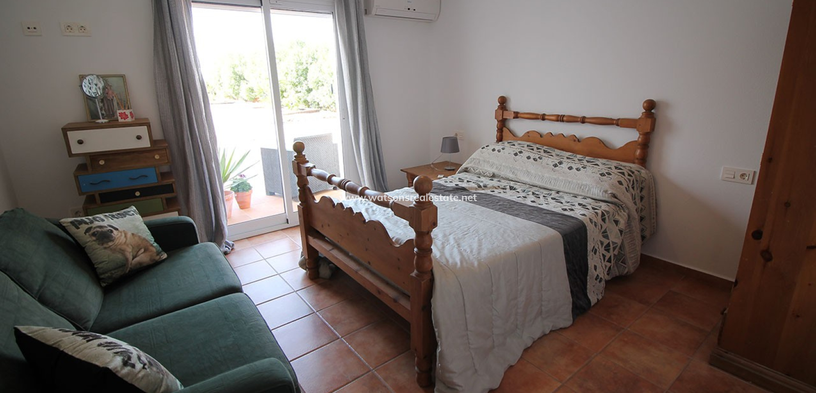 Resale - Freistendhe Villa - Urb. El Oasis - La Marina
