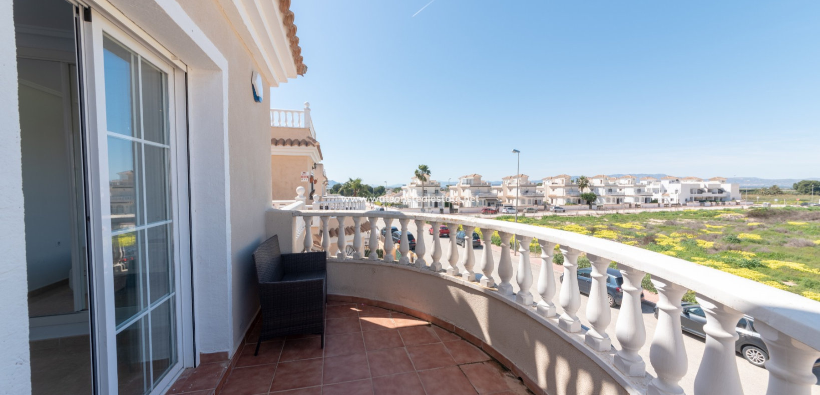 Resale - Freistendhe Villa - Urb. El Oasis - La Marina