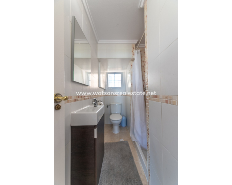 Resale - Freistendhe Villa - Urb. El Oasis - La Marina