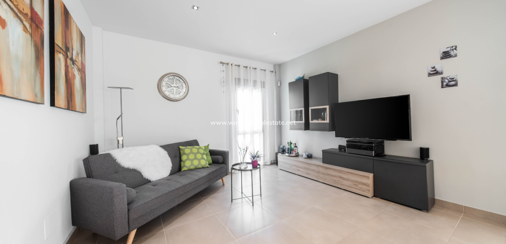 Resale - Freistendhe Villa - Urb. El Oasis - La Marina