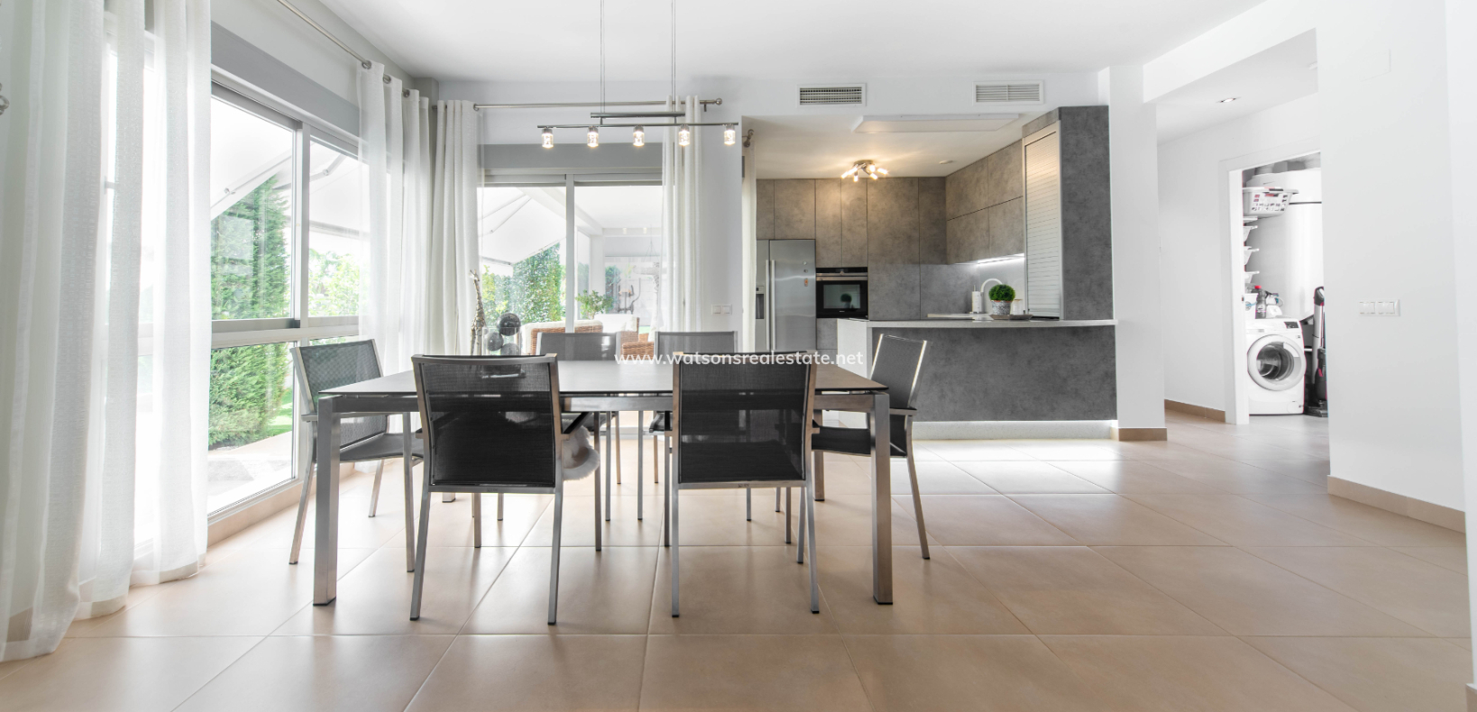 Resale - Freistendhe Villa - Urb. El Oasis - La Marina