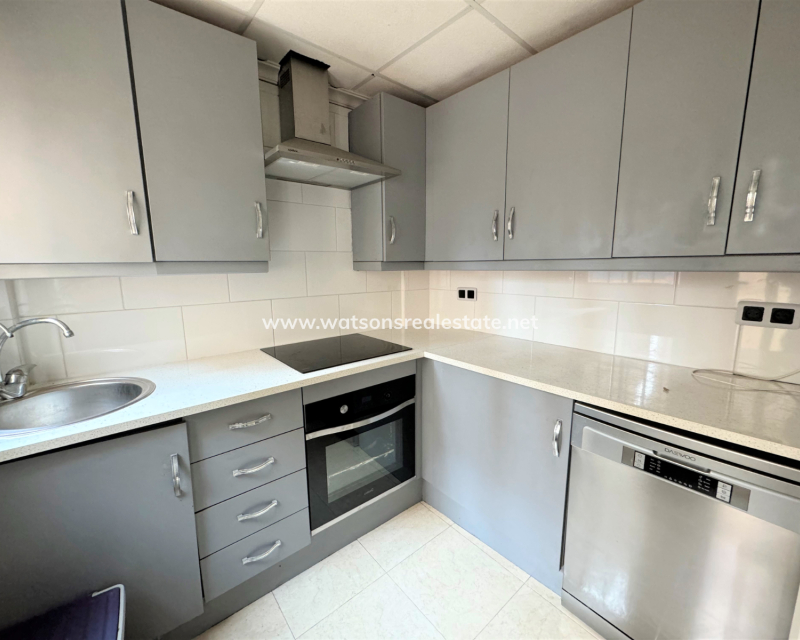 Resale - Freistendhe Villa - Urb. El Oasis - La Marina
