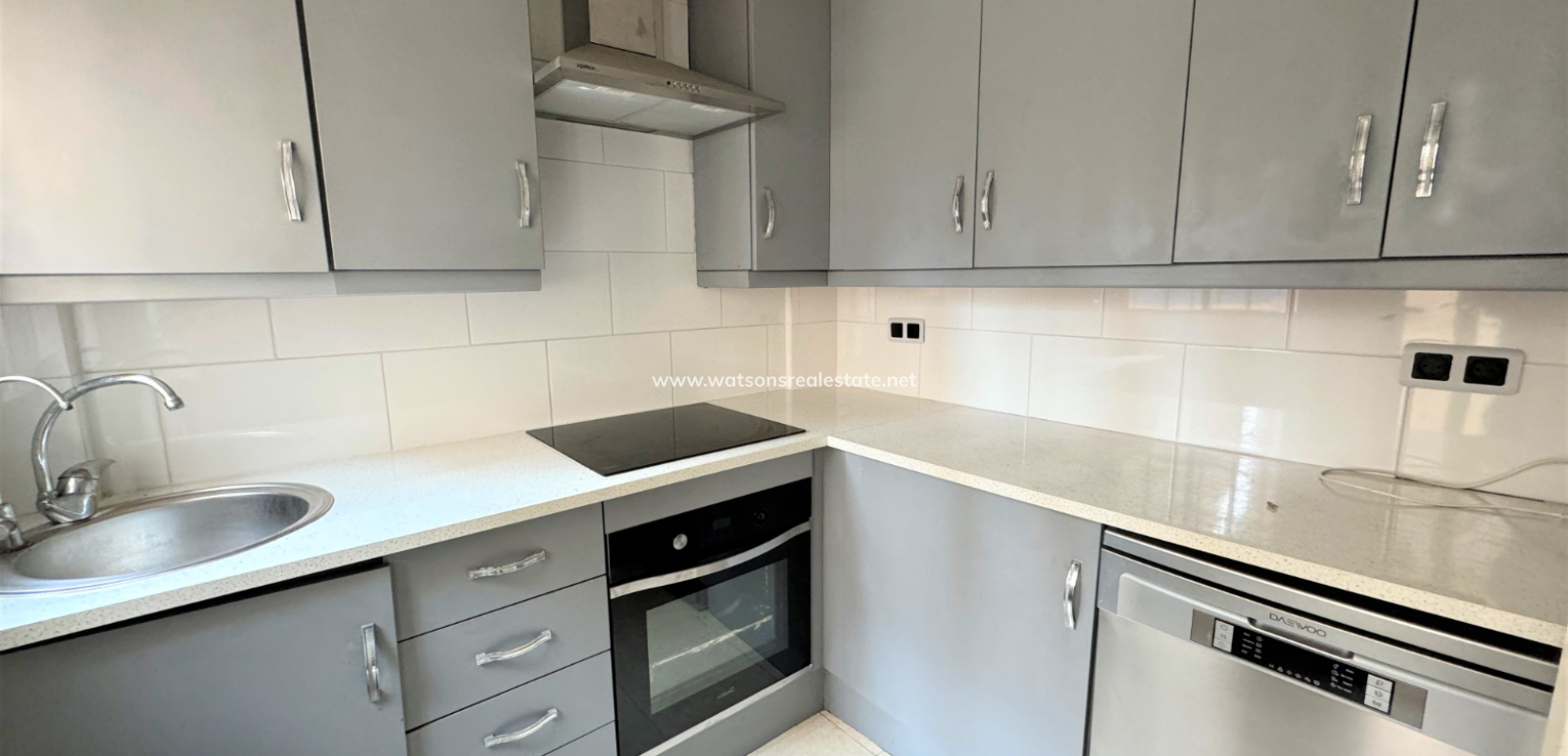 Resale - Freistendhe Villa - Urb. El Oasis - La Marina