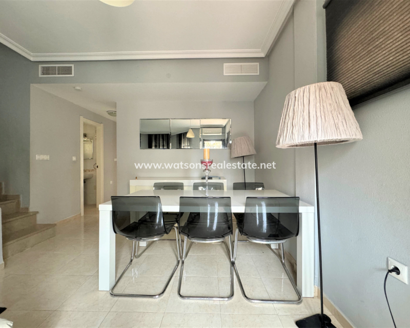 Resale - Freistendhe Villa - Urb. El Oasis - La Marina