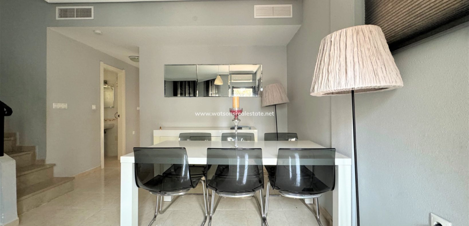 Resale - Freistendhe Villa - Urb. El Oasis - La Marina