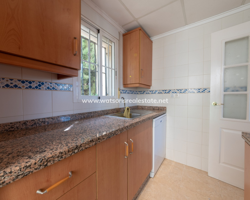 Resale - Freistendhe Villa - Urb. El Oasis - La Marina