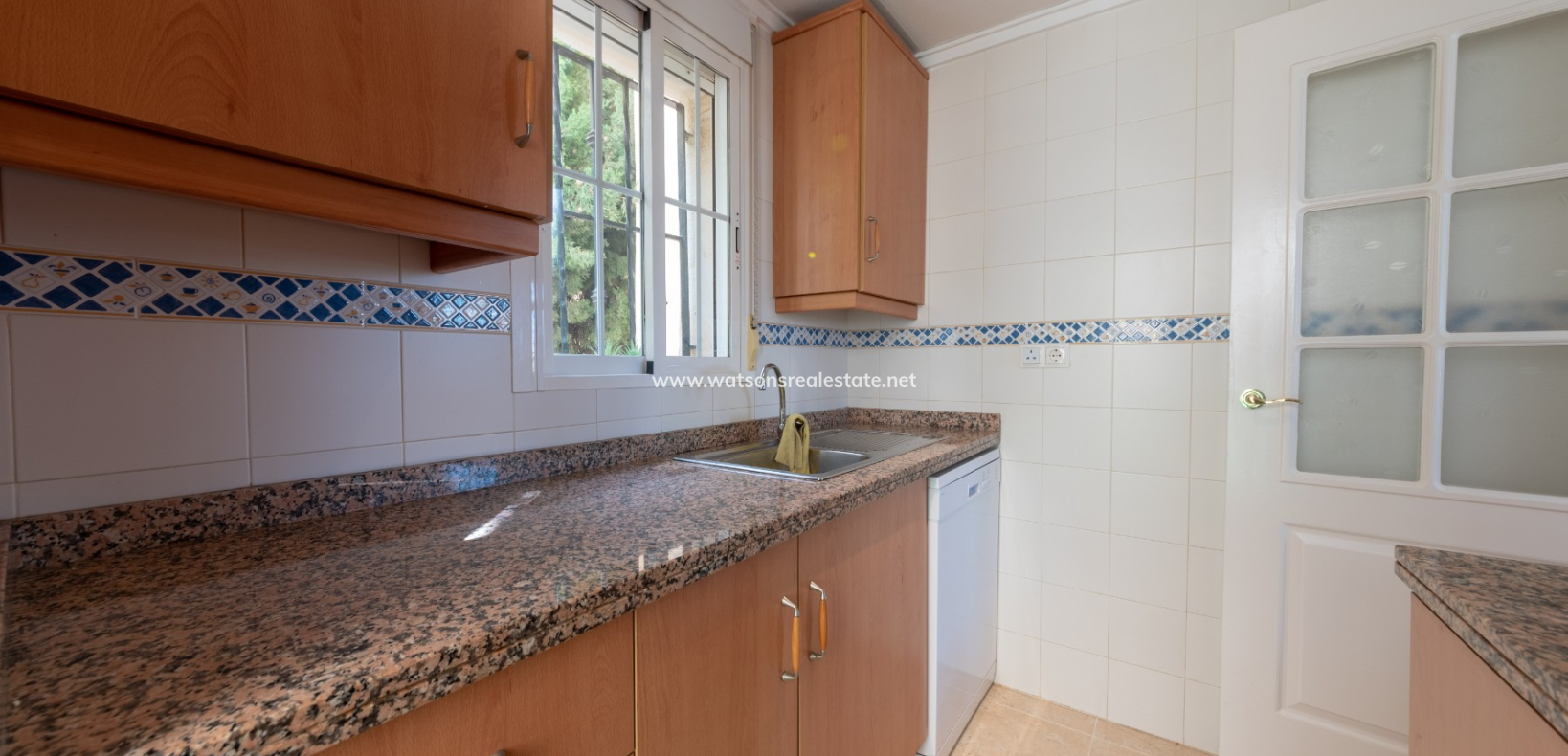 Resale - Freistendhe Villa - Urb. El Oasis - La Marina