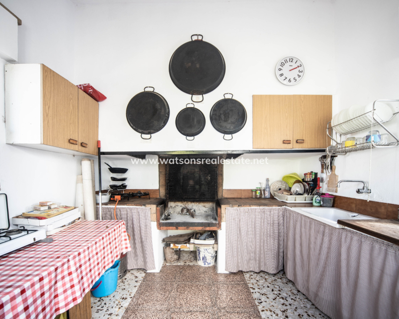Resale - Freistendhe Villa - Urb. El Oasis - La Marina