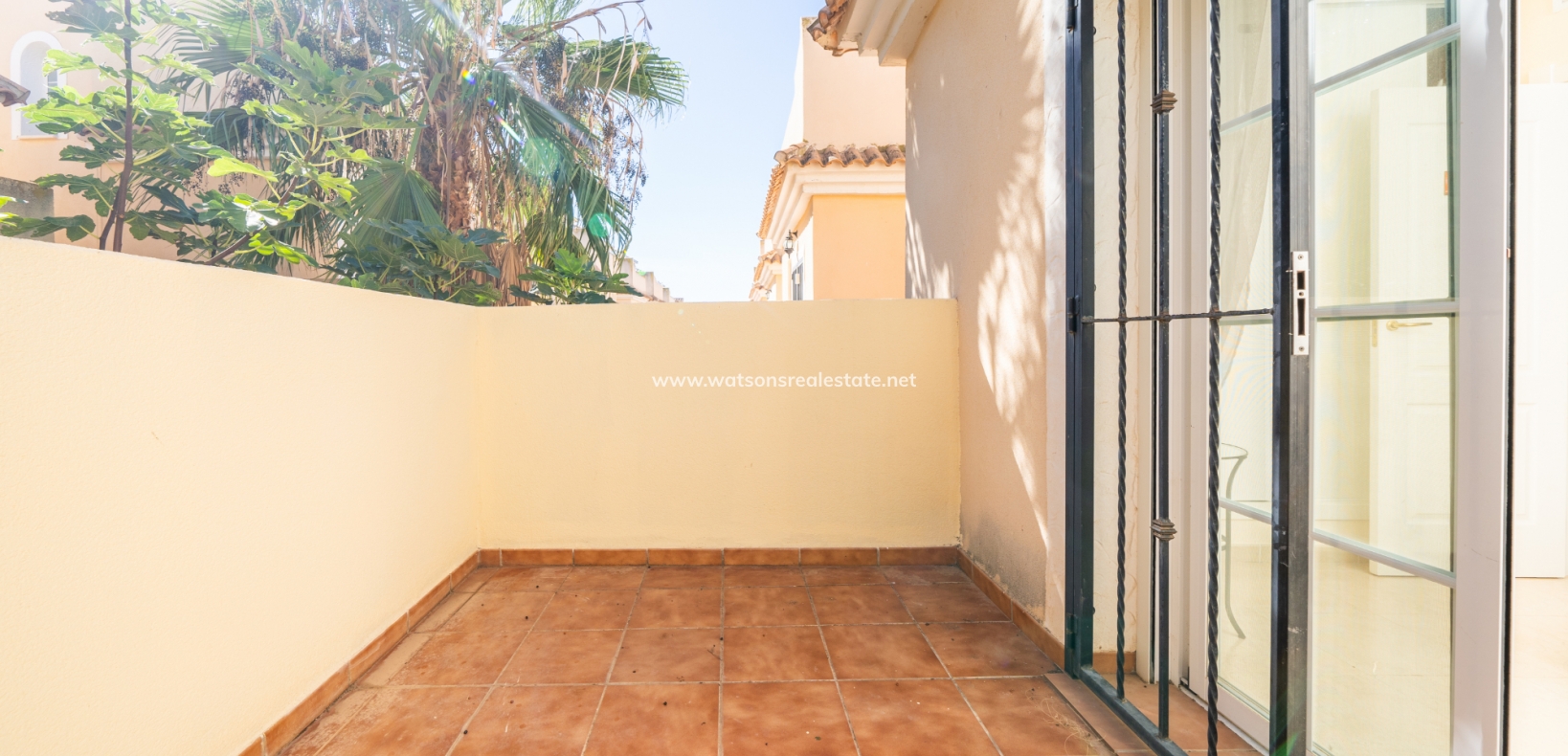 Resale - Freistendhe Villa - Urb. El Oasis - La Marina