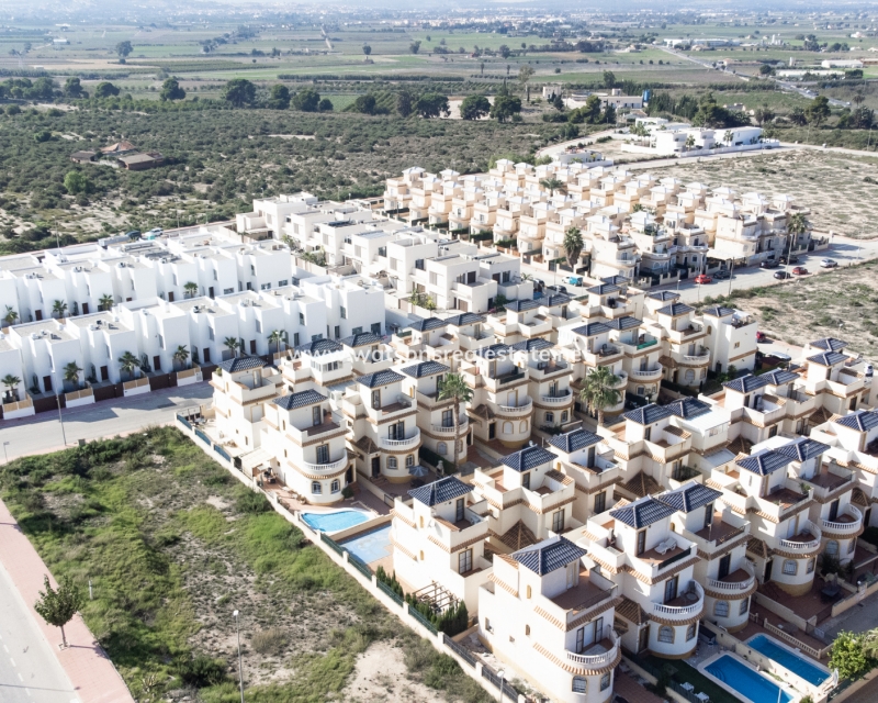 Resale - Freistendhe Villa - Urb. El Oasis - La Marina