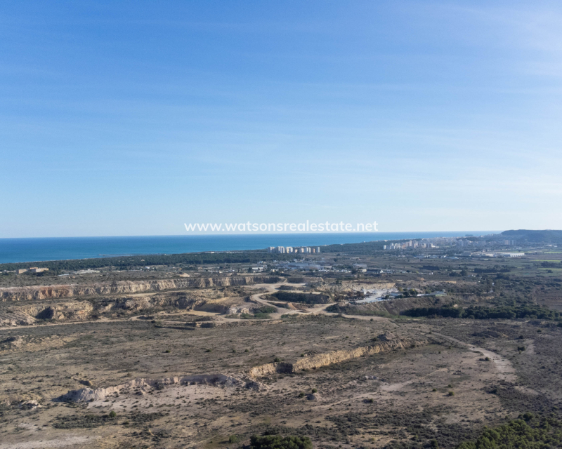Resale - Freistendhe Villa - Urb. La Escuera