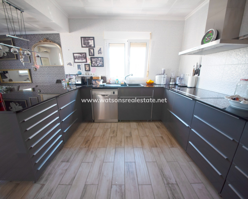 Resale - Freistendhe Villa - Urb. La Escuera