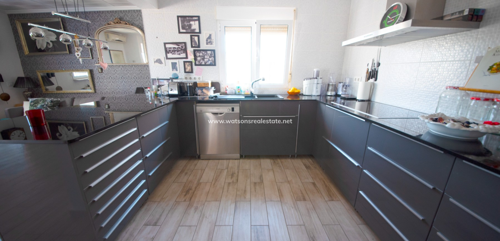 Resale - Freistendhe Villa - Urb. La Escuera