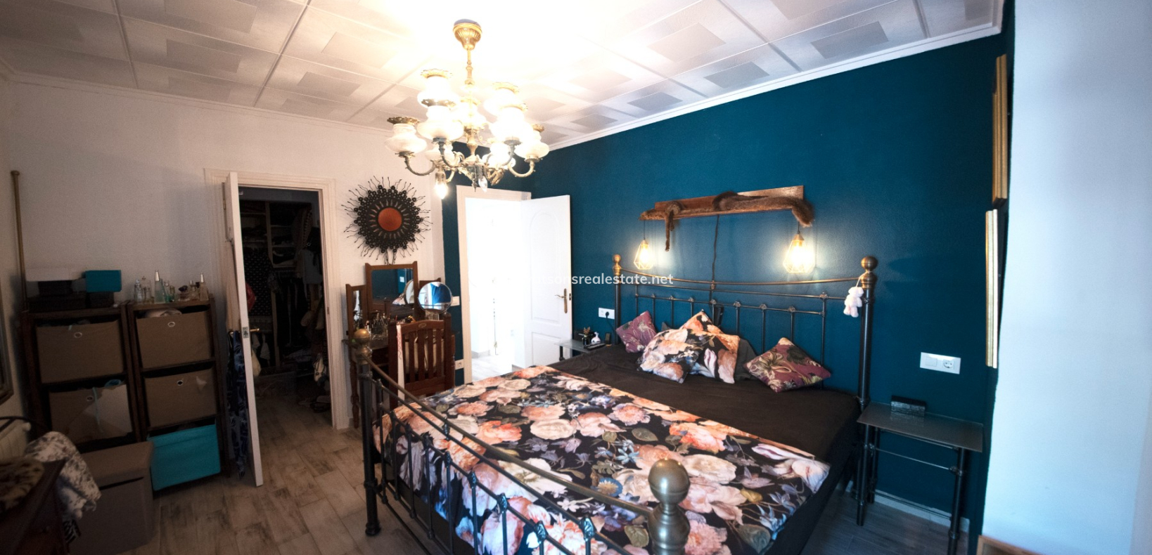 Resale - Freistendhe Villa - Urb. La Escuera