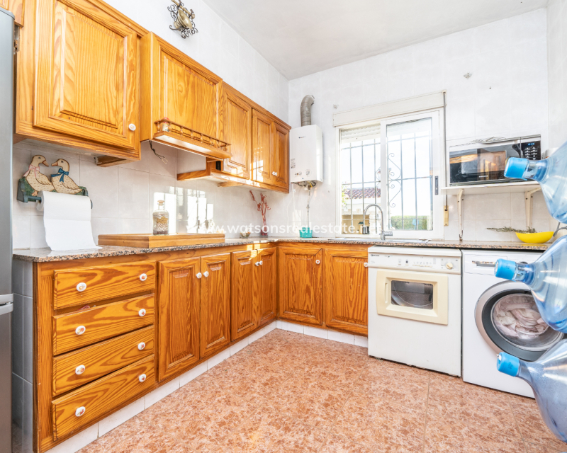Resale - Freistendhe Villa - Urb. La Escuera