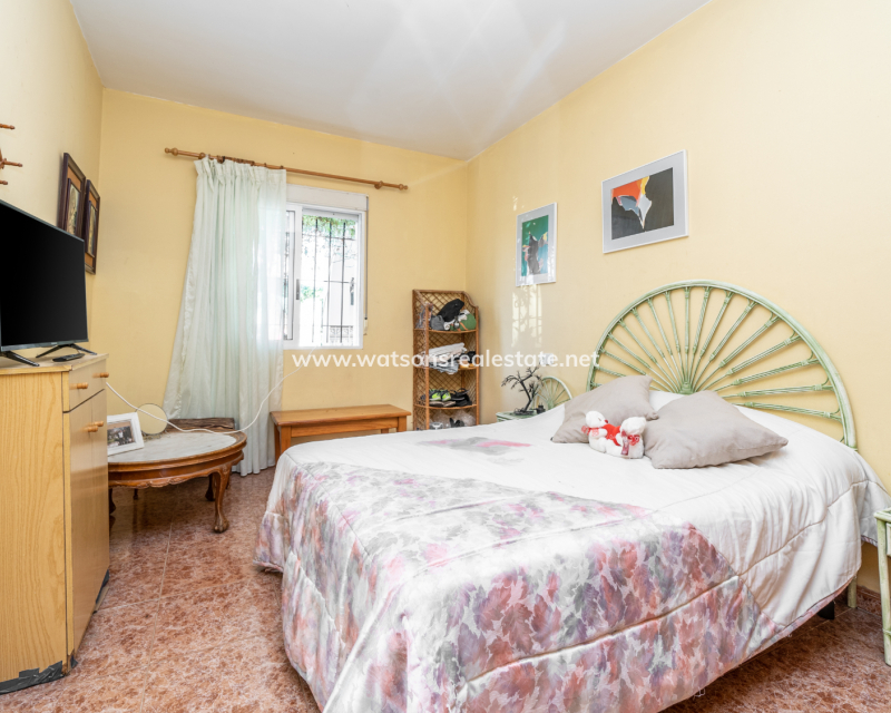 Resale - Freistendhe Villa - Urb. La Escuera