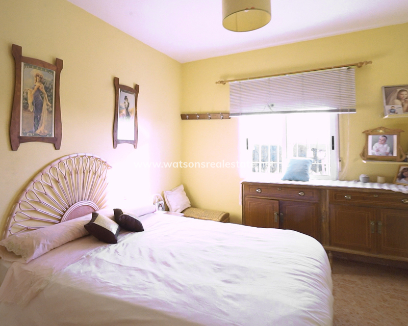 Resale - Freistendhe Villa - Urb. La Escuera