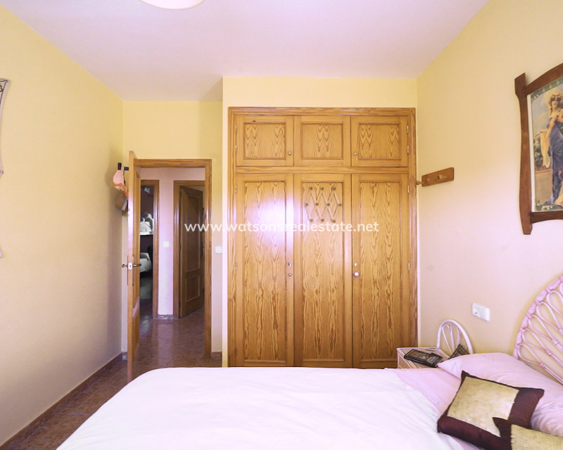 Resale - Freistendhe Villa - Urb. La Escuera