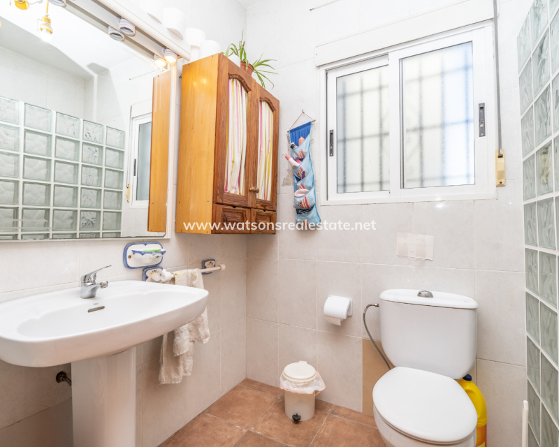 Resale - Freistendhe Villa - Urb. La Escuera