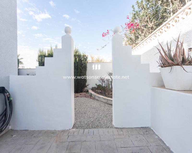 Resale - Freistendhe Villa - Urb. La Escuera