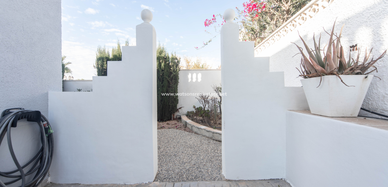 Resale - Freistendhe Villa - Urb. La Escuera