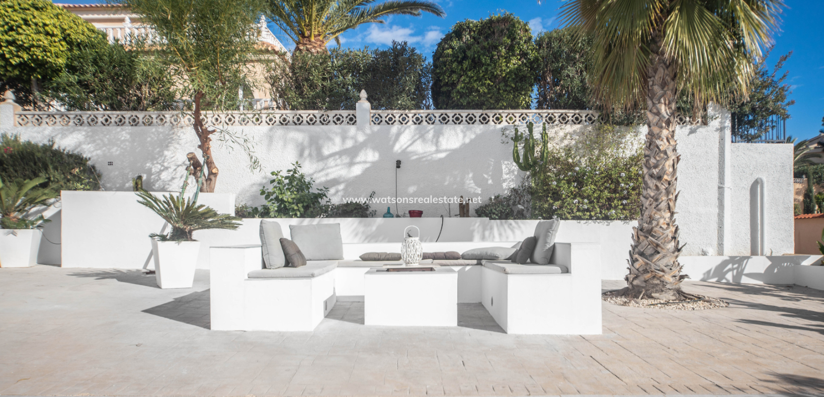 Resale - Freistendhe Villa - Urb. La Escuera