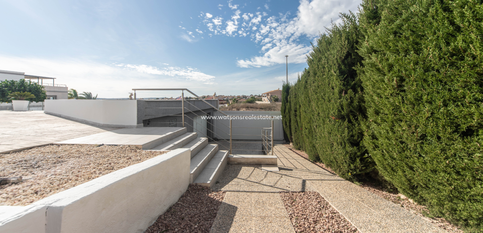 Resale - Freistendhe Villa - Urb. La Escuera