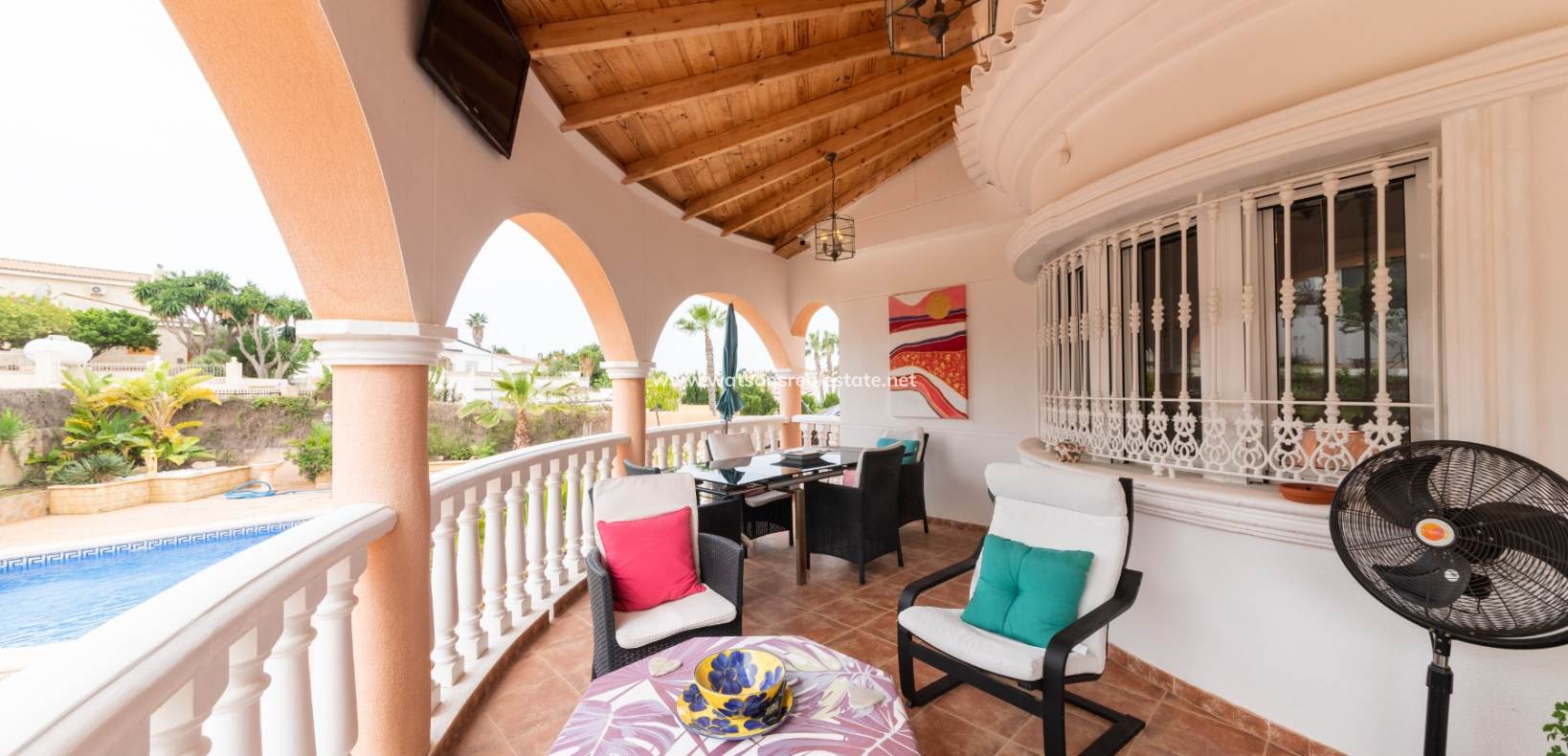 Resale - Freistendhe Villa - Urb. La Escuera