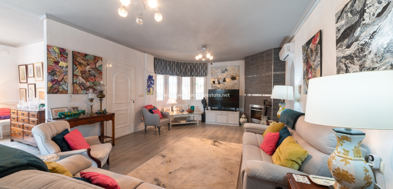 Resale - Freistendhe Villa - Urb. La Escuera