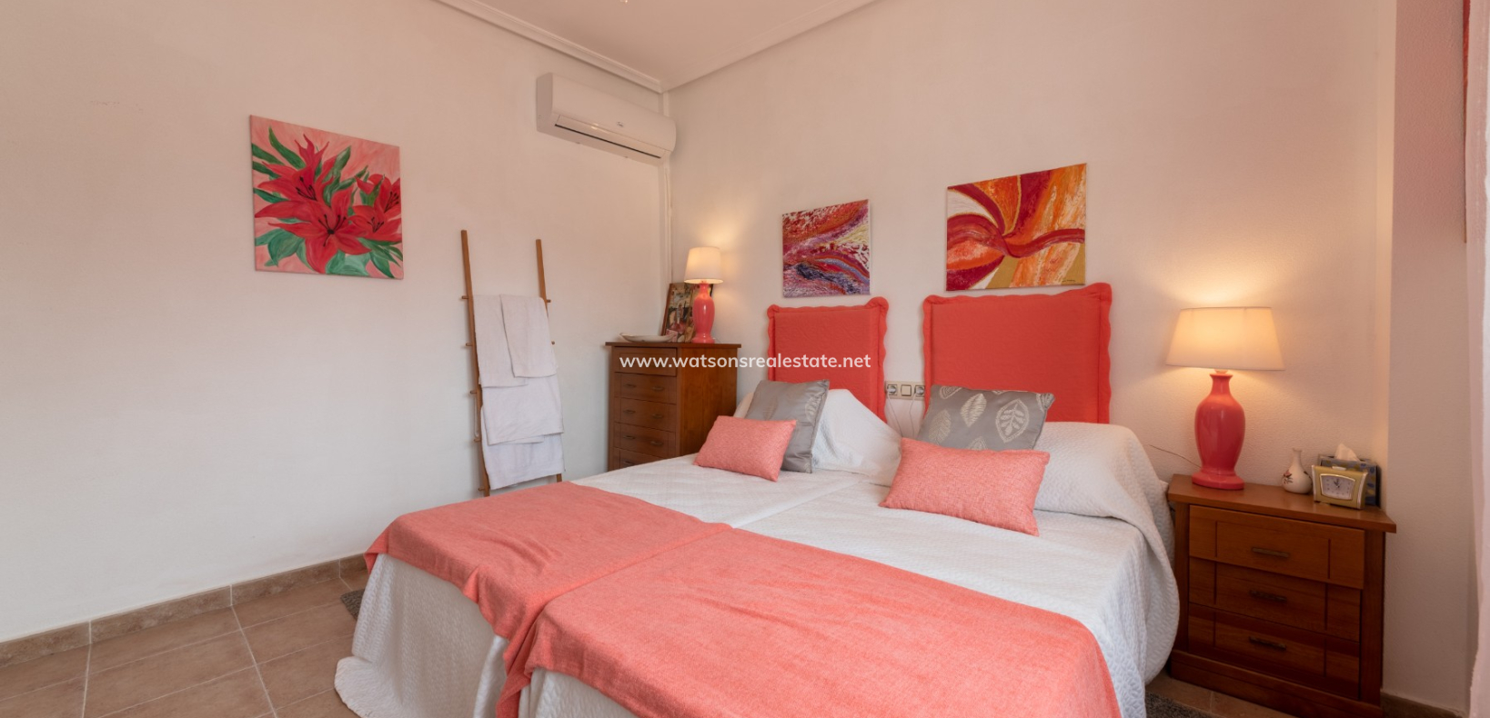 Resale - Freistendhe Villa - Urb. La Escuera