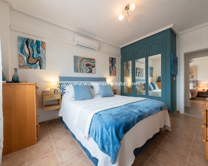 Resale - Freistendhe Villa - Urb. La Escuera