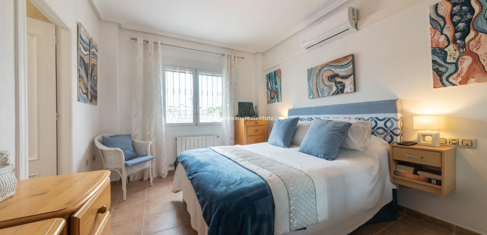Resale - Freistendhe Villa - Urb. La Escuera