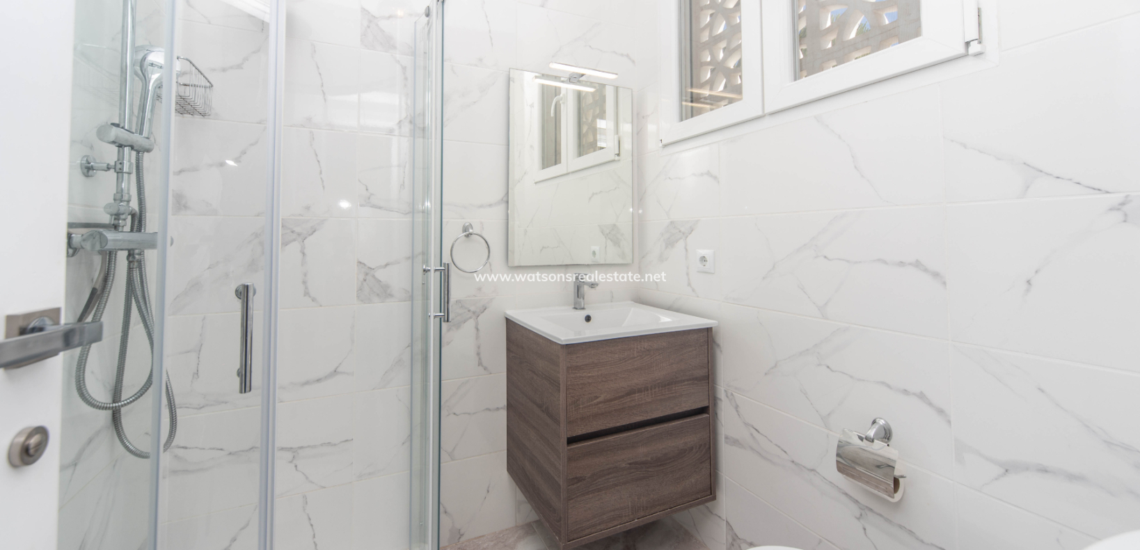 Resale - Freistendhe Villa - Urb. La Escuera
