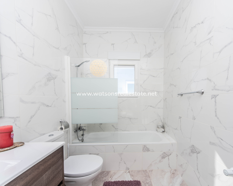 Resale - Freistendhe Villa - Urb. La Escuera