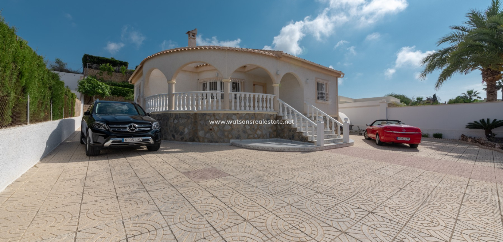 Resale - Freistendhe Villa - Urb. La Escuera