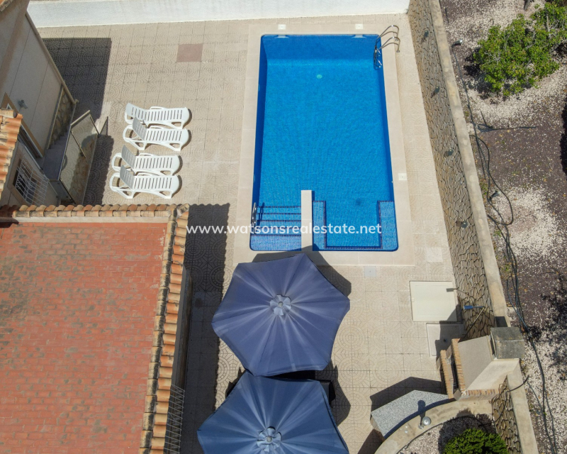 Resale - Freistendhe Villa - Urb. La Escuera