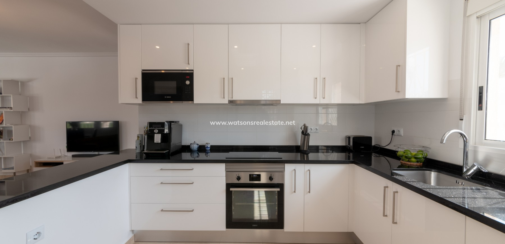Resale - Freistendhe Villa - Urb. La Escuera