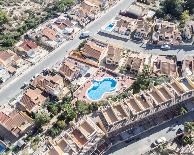 Resale - Freistendhe Villa - Urb. La Marina