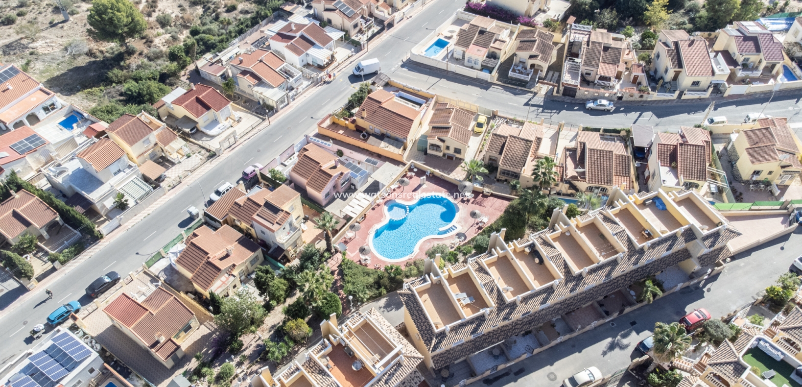 Resale - Freistendhe Villa - Urb. La Marina