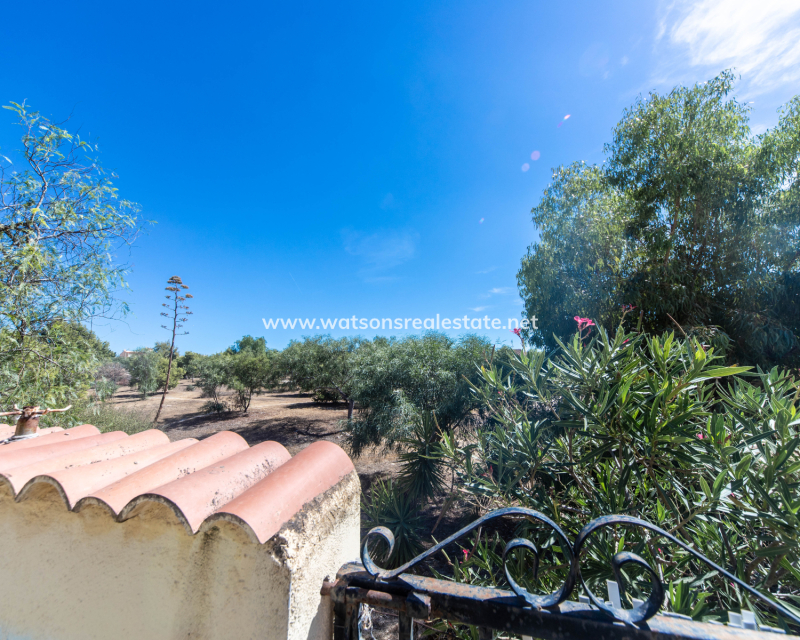 Resale - Freistendhe Villa - Urb. La Marina