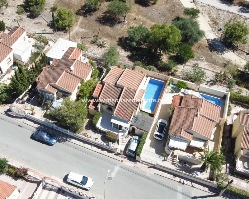 Resale - Freistendhe Villa - Urb. La Marina